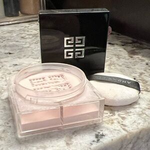 Givenchy Prisme Libre Powder - Shade 3 Voile
Rose 0.14 oz | Discontinued